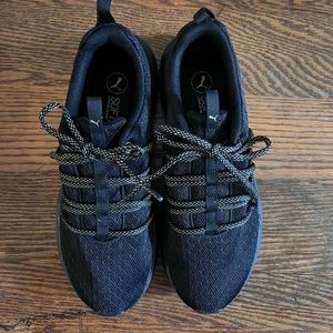 Puma Prowl Alt Knit Mesh Women’s Running shoes.  New without tags.  Never worn.